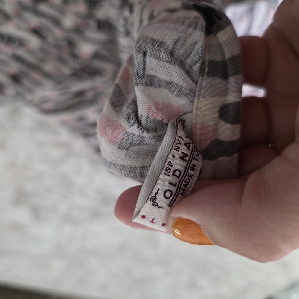 Old Navy Pink and Black Patterned Top - Picture 2 of 2